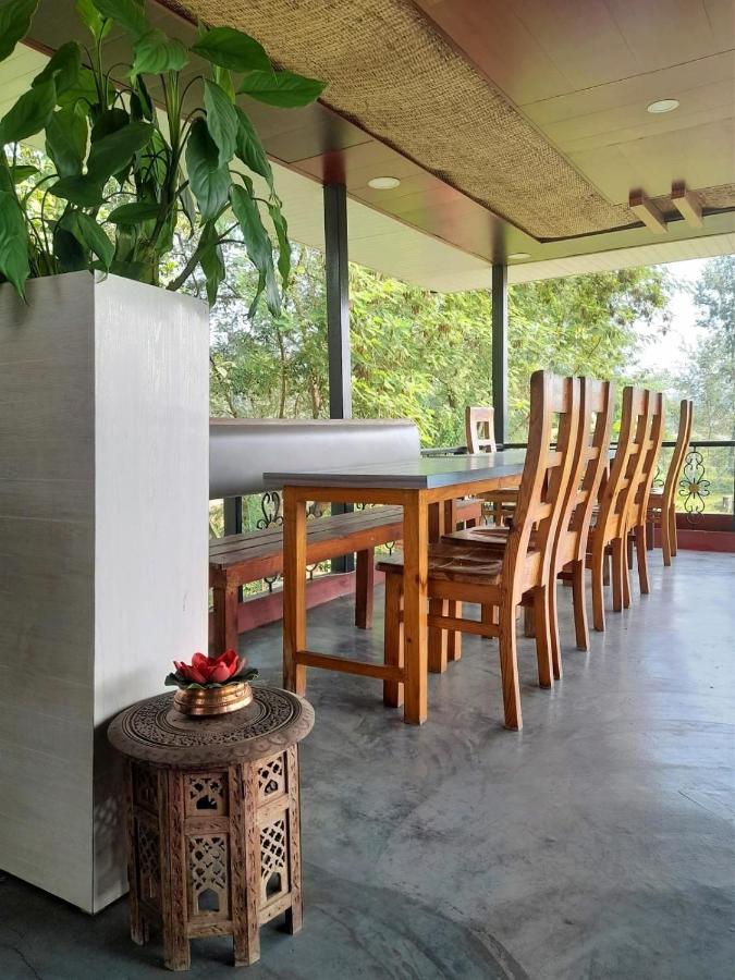 The Glasshouse Hotel Kawasoti 外观 照片